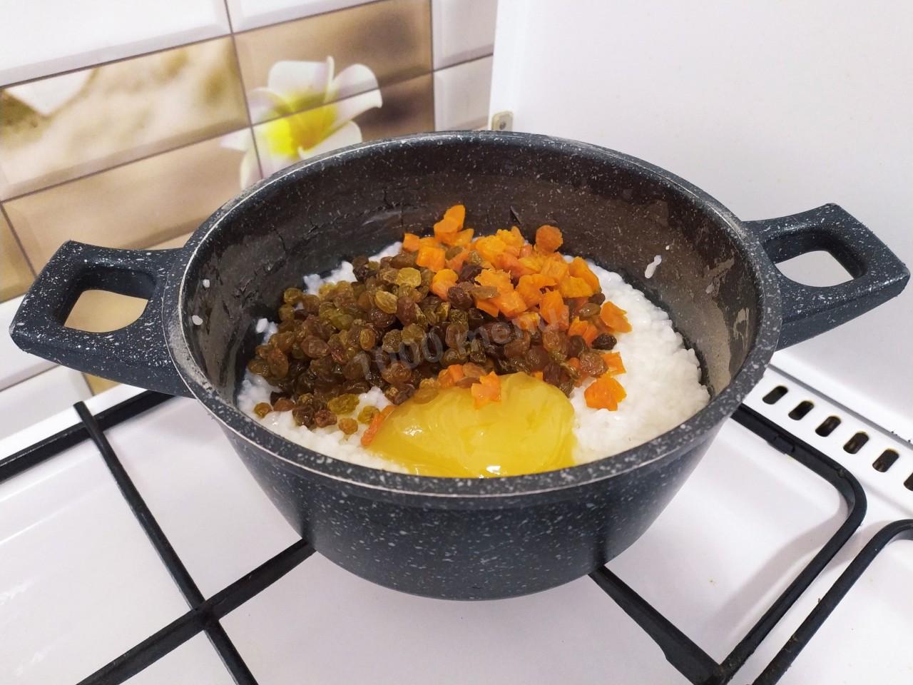 Кутья из риса с изюмом и медом шаг 6